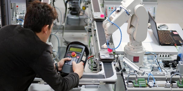 Avancées en Mécatronique et Compumécatronique : Transformation de l'Automatisation Industrielle