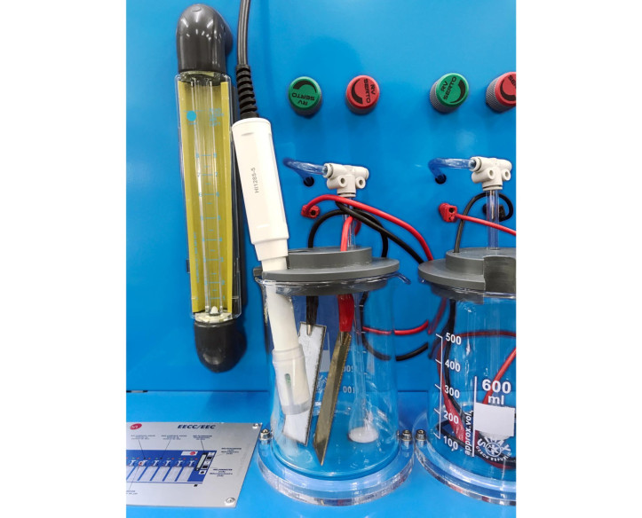 COMPUTER CONTROLLED CORROSION STUDY UNIT - EECC