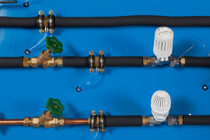 COMPUTER CONTROLLED UNIT TO STUDY THE EFFICIENCY OF A HEATING SYSTEM - TEHSC