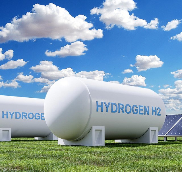 Picture of a green-hydrogen tank storage. Hydrogen can be easily stored once generated, in cylindrical tanks and then transported to its place of use.