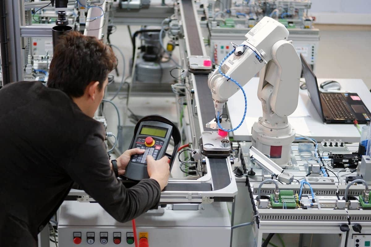 Avances en Mecatrónica y Compumecatrónica: Transformando la Automatización Industrial - EDIBON