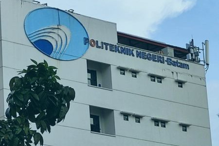 Instalación en Politeknik Negeri Batam (POLIBATAM), en Indonesia.