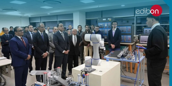 Inauguración de un nuevo laboratorio en la EUI por el primer ministro de Egipto